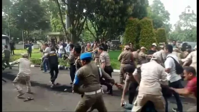 Liput Aksi Mahasiswa, Wartawan Tangerang Jadi Korban Kekerasan Oknum Satpol PP