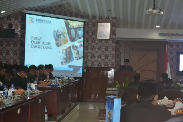 Paripurna HUT Ke- 26, Arief Laporkan Peluncuran Aplikasi SiWarga