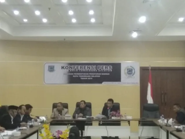 Ucapan Kasar Ketua DPRD Tangsel Pada Wartawan Diakhiri Dengan Kata Maaf