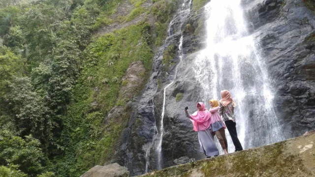 Curug Cipicung, Surga Tersembunyi di Pelosok Sobang