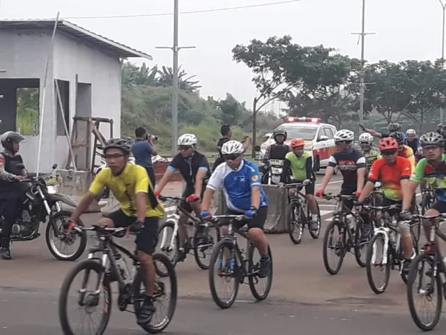 Ajak Pola Hidup Sehat, Kapolda Metro Jaya Gowes Bersama Jajaran Polres Tangsel