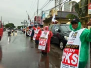 Ratusan Kader PKS Lakukan Flashmob Sepanjang 15 KM