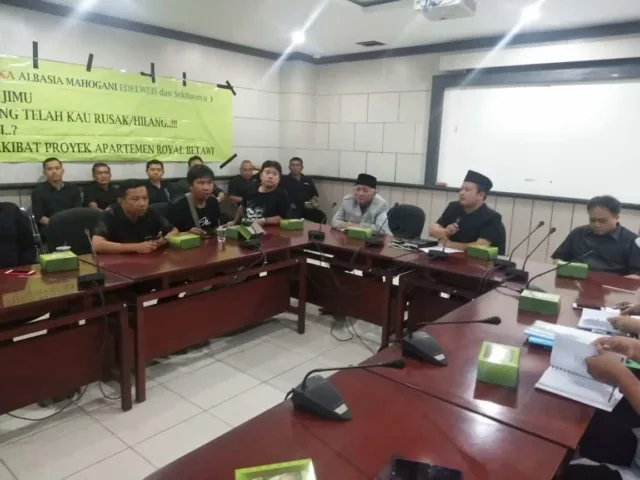 Datangi DPRD Kota Tangerang, Warga Taman Royal Minta Pengembang Ditindak Tegas