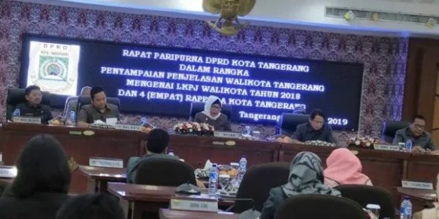 Paripurna Penyampaian LKPJ, Arief Sampaikan 4 Raperda Kota Tangerang