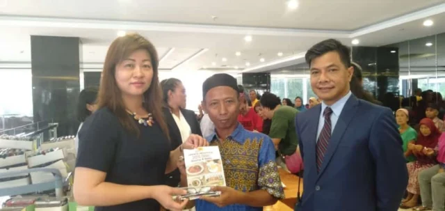 Bae Jasa, 1.000 Kaca Mata Dibagikan di Grand Opening Hotel Pakons