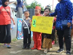 Ratusan Anak PAUD Peringati Hari Kartini di Alun-alun Kecamatan Sajira