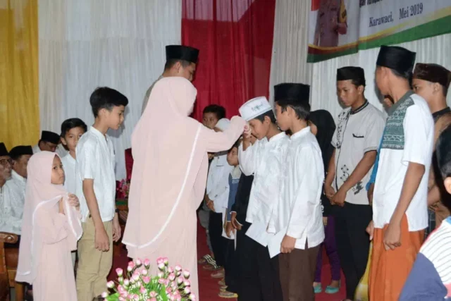 Bukber Polsek Karawaci Santuni Puluhan Yatim