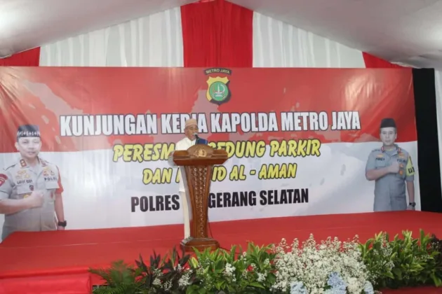 Kapolda Metro Jaya Resmikan Mesjid Al -Aman Polres Tagsel dan Gedung Parkir