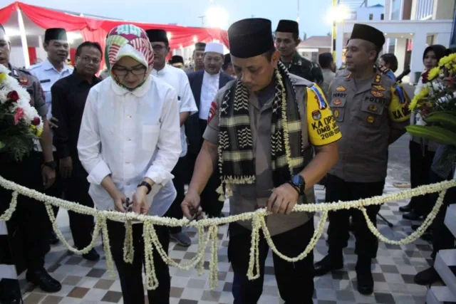 Kapolda Metro Jaya Resmikan Mesjid Al -Aman Polres Tagsel dan Gedung Parkir