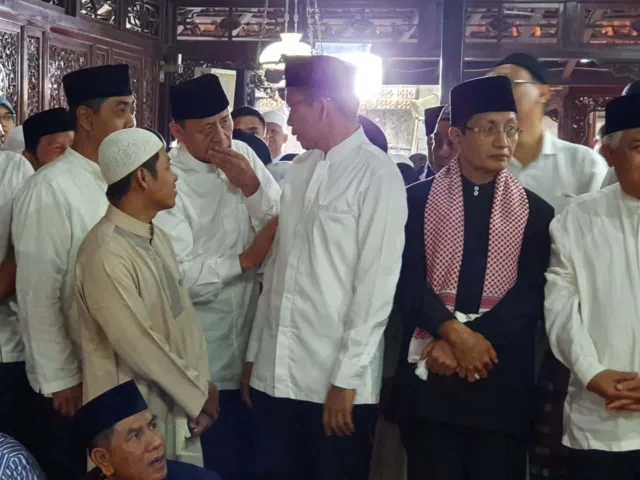 Wahidin Halim Takziyah ke Rumah Duka Ani Yudhoyono di Cikeas