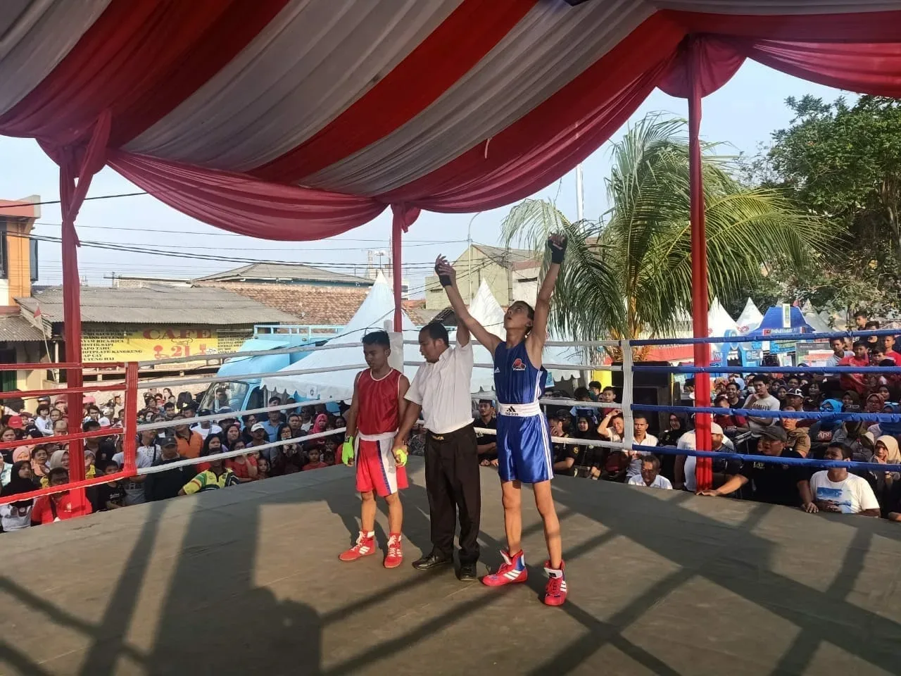 Petinju Lebak Lempar Handuk, Hadapi Petinju Kota Tangerang