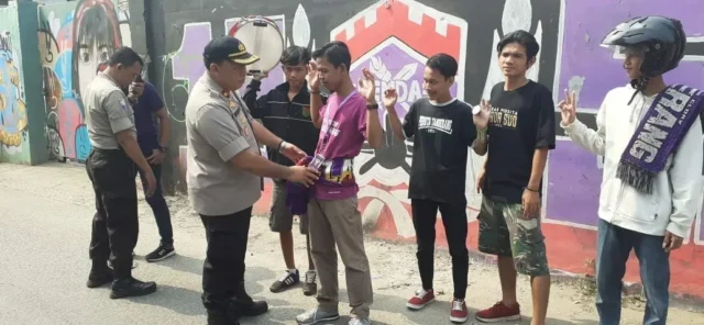 Kapolsek Benda Pimpin Pengamanan Keberangkatan Sporter Persita