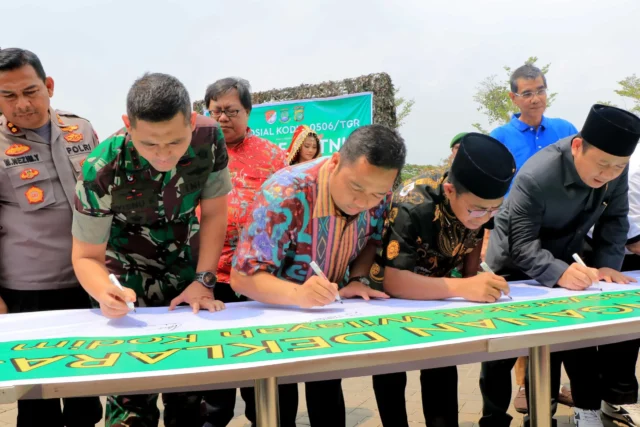 Ada Pesan Damai di Baksos Peringatan HUT TNI ke-74 Kota Tangerang