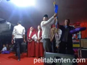 Rajin Sapu Jalanan, Endang Mendapatkan "Sukamanah Award"