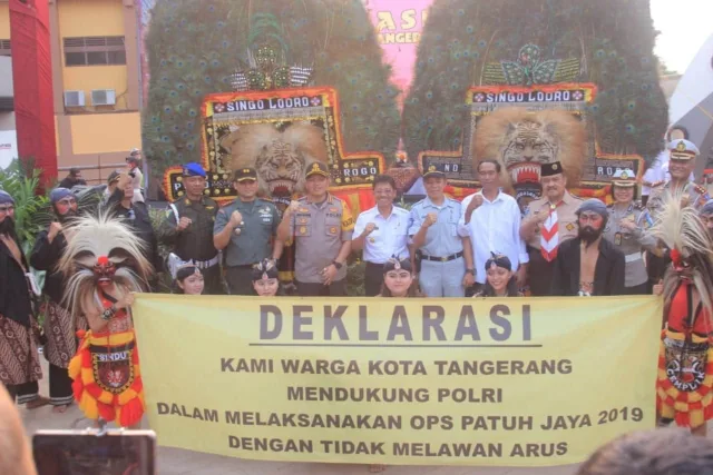 Bersama Masyarakat Kota Tangerang, Kapolres Deklarasi Tertib Berlalulintas