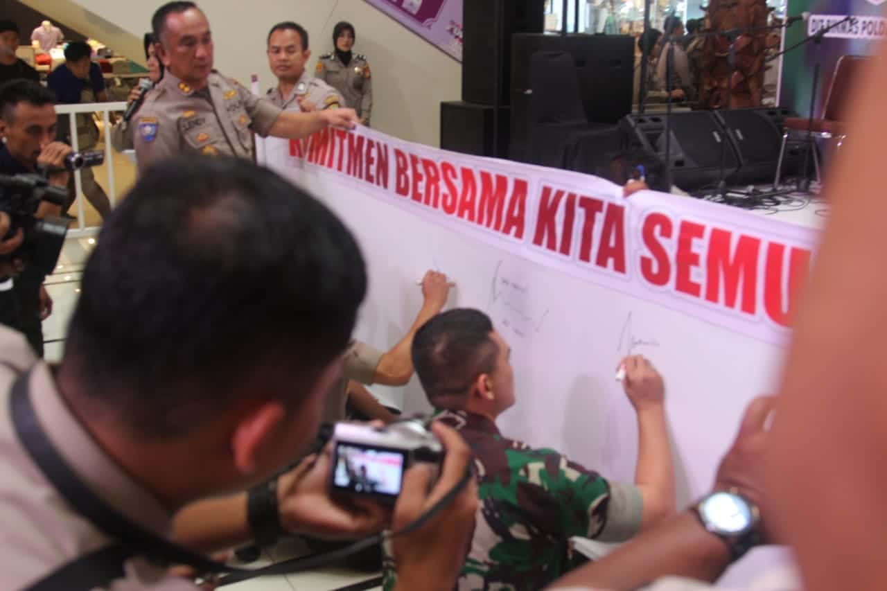 Cinta NKRI, Polres Metro Tangerang Kota Gelar Pentas Seni Asli Papua