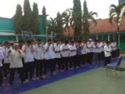 Ribuan Siswa Al Husna Sholat Berjamaah Memohon Hujan