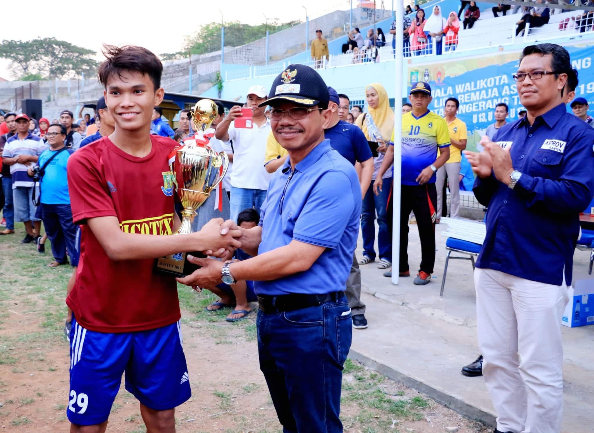 Tutup Liga Remaja Askot PSSI, Wakil Harapkan Para Juara Giat Berlatih