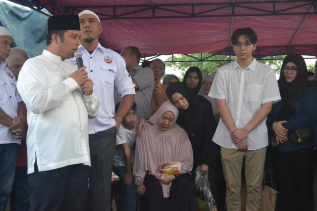 Suasana Haru Selimuti Kepergian Tokoh Masyarakat "H Ebrown Lubuk SH"