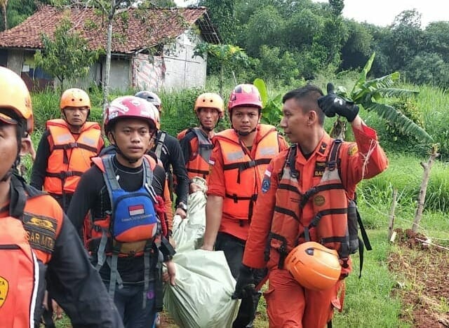 Bocah Tenggelam Di Ciputat Ditemukan Tim SAR Gabungan