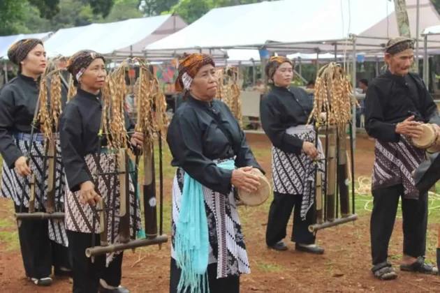 Pentas Kesenian Nangpiling Gentra Medal Tampil di Festival Desa Kota