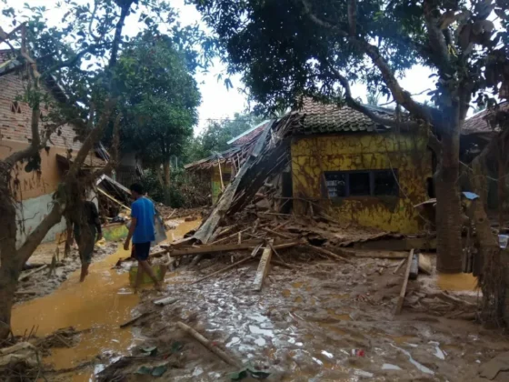 Dibutuhkan Banyak Relawan Pasca Banjir Bandang Akibat Meluapnya Sungai Ciberang