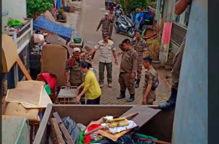 Sepekan Pasca Banjir, Ratusan Petugas Masih Disiagakan