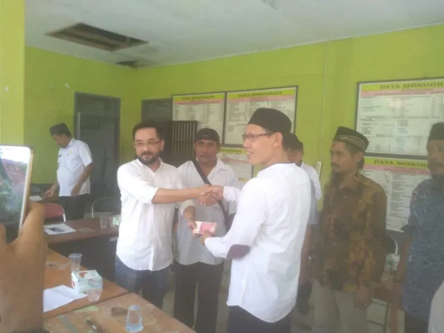 Masyarakat Duren Desa Muara Terima CSR Dari PT John Cin Sejahtera Utama