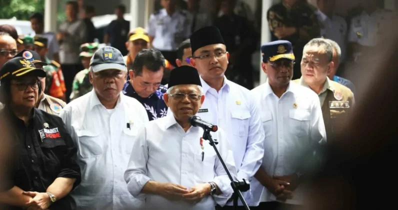 Ma’ruf Amin Mengunjungi Korban Banjir Lebak Didampingi Wagub Banten, Bupati dan Sejumlah Menteri