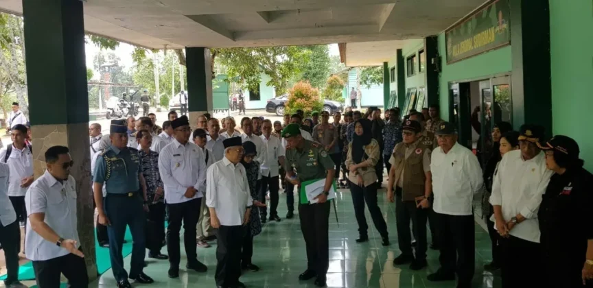 Ma’ruf Amin Mengunjungi Korban Banjir Lebak Didampingi Wagub Banten, Bupati dan Sejumlah Menteri