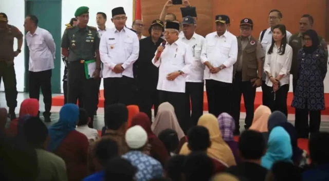 Ma’ruf Amin Mengunjungi Korban Banjir Lebak Didampingi Wagub Banten, Bupati dan Sejumlah Menteri