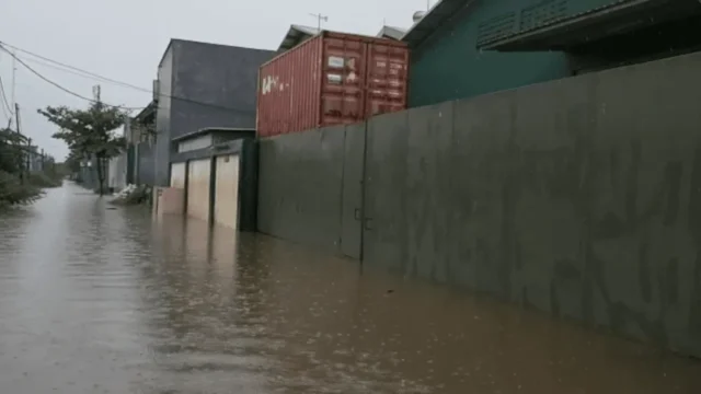 Keberadaan Gudang di Kavling DPR Cipondoh Picu Banjir