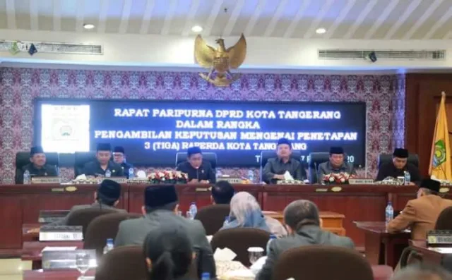 Paripurna DPRD Kota Tangerang Tentang Penetapan Tiga Raperda