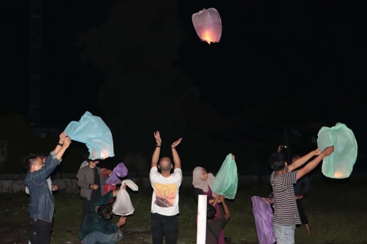 Wisata Ke Pantai, Tim Marcomm Xuping Jewelry Berharap Jadi Lebih Baik