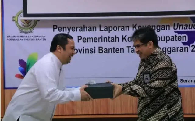 Arief Serahkan LKPD Unaudited Pada BPK RI