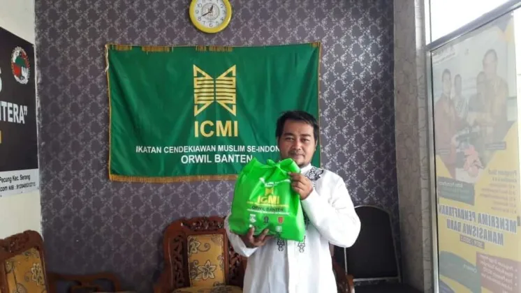 ICMI Orwil Banten Bagikan Ratusan Paket Sembako