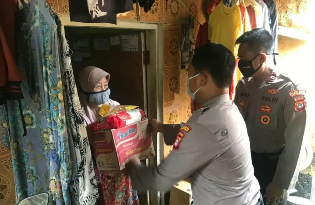 Baksos Serentak, Door to Door Polisi Sentuh Langsung Warga