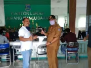 Peduli Covid-19, DPC HIPAKAD Tangsel Berikan Bantuan APD Ke Kelurahan Juramangu Barat