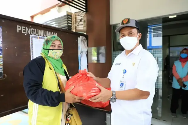 5.000 Paket Sembako Disalurkan Pada Guru Ngaji se- Kota Tangerang