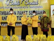 Terus Berjalan, DPD Golkar Kota Tangerang Salurkan Ratusan Paket Sembako Covid-19