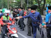 Gebrag Masker, 10.000 Masker Dibagikan ke Pengguna Jalan di Kota Tangerang