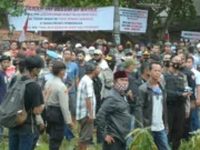 Ganti Rugi Belum Dibayar, Warga Tolak Eksekusi Lahan Proyek TOL JORR II