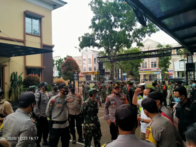 Jelang Nataru, Polsek Kelapa Dua Bersama Koramil 02/Curug Gelar Patroli Berskala Besar