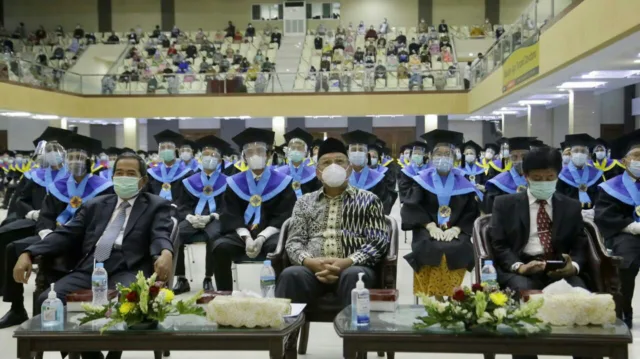 Hadiri Wisuda Unpam, Benyamin Yakin Lulusan Unpam Mampu Bersaing