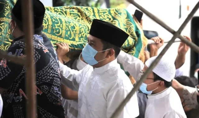 Innalilahi Wainnailaihi Rojiun, Syekh Ali Jaber Dimakamkan di Ponpes Daarul Qur'an Cipondoh