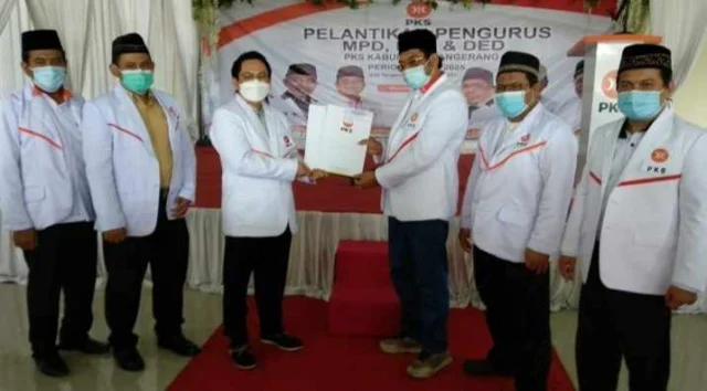 Rispanel Arya Terima SK DPW PKS Provinsi Banten Priode 2020-2025