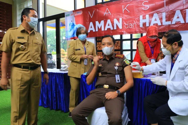 Vaksinasi Tahap Kedua, Pemkot Tangerang Sasar Sektor Pelayanan Publik