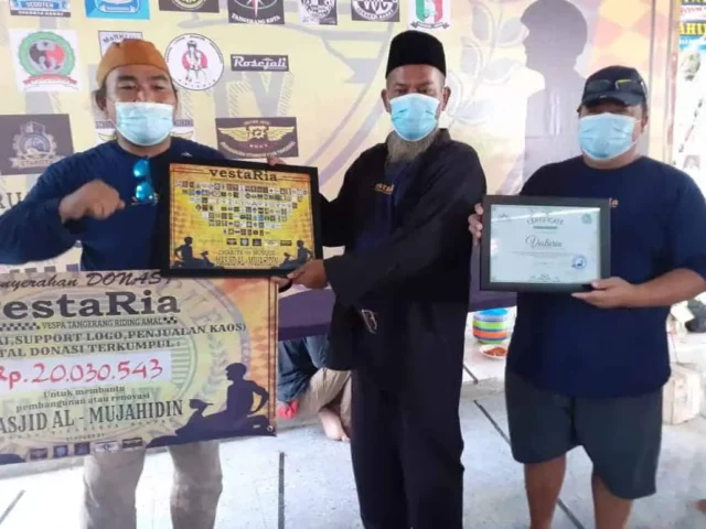 Bantu Pembangunan Masjid di Sodong Tigaraksa, Vespataria Gelar Baksos Donasi