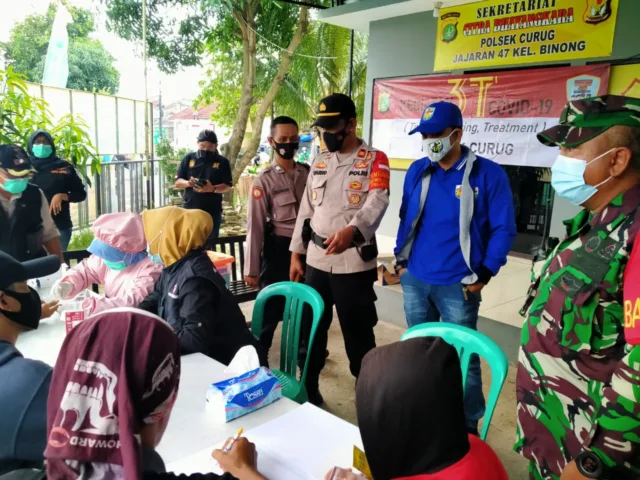 Jajaran Polsek Curug Dengan Kepemudaan Mengadakan 3T dan Membagikan Masker