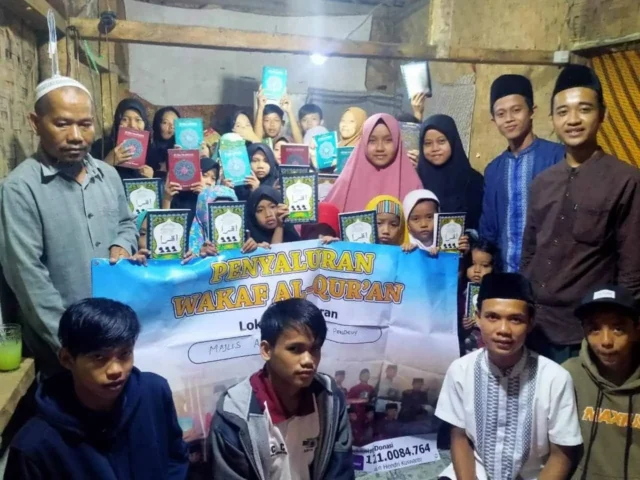 IRM AT- Taufiq Salurkan Al-Quran Di Kecamatan Munjul